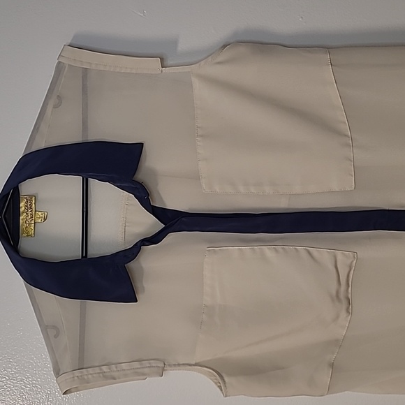 Vera Wang Princess - Size Large -   collared top - Picture 2 of 4